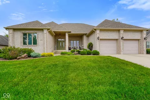 286 S Woodridge Dr, Pittsboro, IN 46167