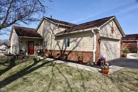 1939 Crystal Bay E Dr, Plainfield, IN 46168