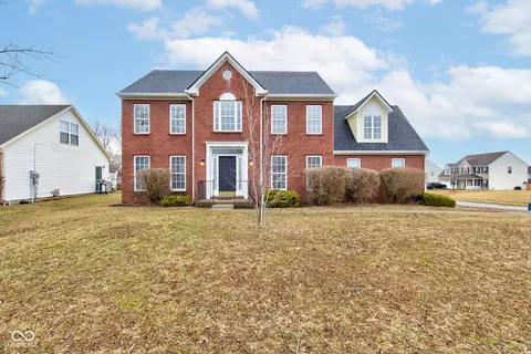 10046 Gate Dr, Indianapolis, IN 46239