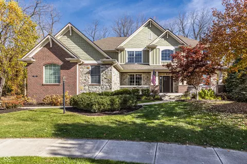9643 N Box Elder Ct, Mccordsville, IN 46055