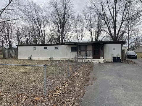 4107 E 37th St, Anderson, IN 46017
