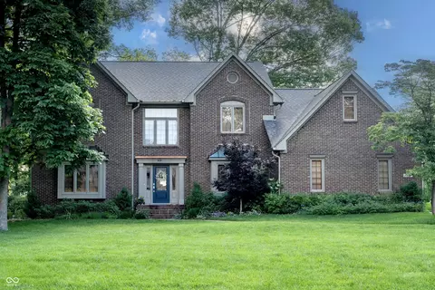 895 Baywood Ct, Columbus, IN 47201