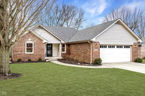 4019 Santa Clara Dr, Greenwood, IN 46142