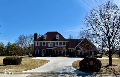 10136 Summerlakes Dr, Carmel, IN 46032