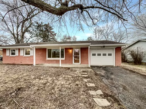 719 Howard Rd, Greenwood, IN 46142