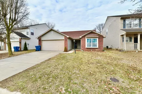8208 Lake Tree Ln, Indianapolis, IN 46217