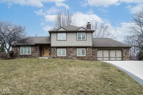 5704 Springhollow Ct, Avon, IN 46123