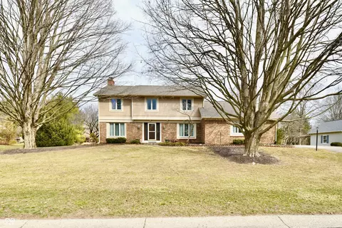 1120 Williamsburg Ln, Zionsville, IN 46077