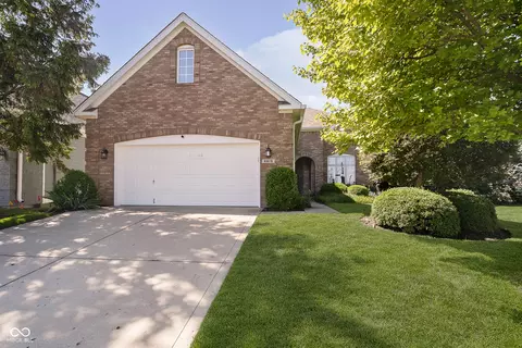 4615 Crystal Lake Dr, Indianapolis, IN 46240