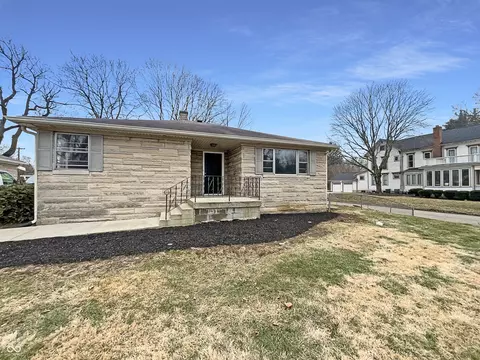 1221 Kessler Blvd E Dr, Indianapolis, IN 46220