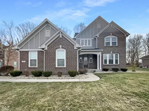 3927 Harrison Crossing Ln, Greenwood, IN 46142