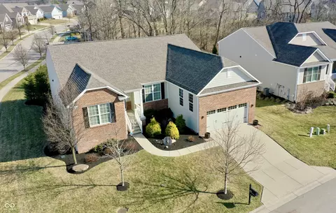 9695 Wandering Woods Ct, Fishers, IN 46037