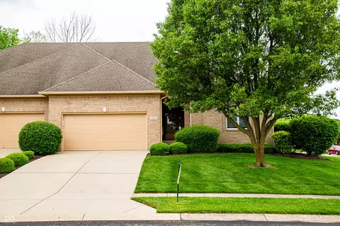 1502 Heron Ridge Blvd, Greenwood, IN 46143