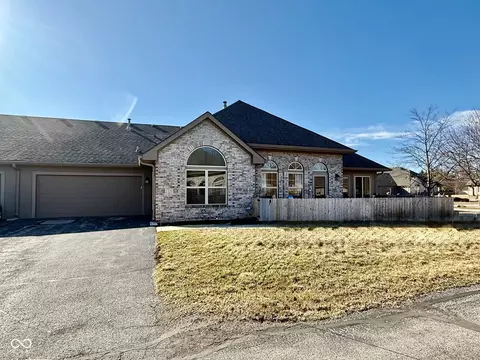 7437 Vineyard Dr, Fishers, IN 46038