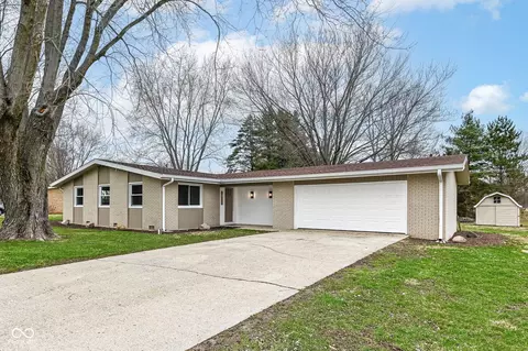 13700 W Mound Rd, Daleville, IN 47334
