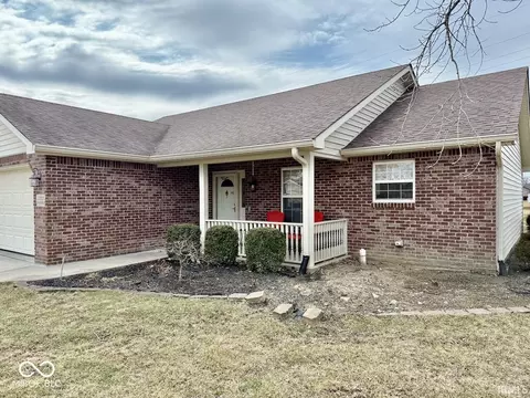 1313 N Saybrook Ln, Muncie, IN 47304