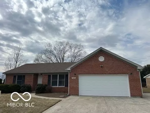 126 Sunrise Ln, Lizton, IN 46149
