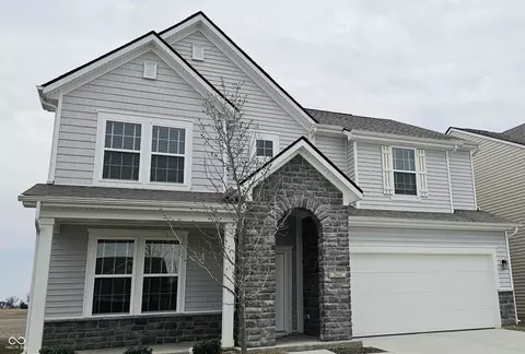 2661 Creek Bank Ct, Columbus, IN 47201