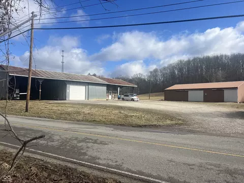 1335 Greasy Creek Rd, Nashville, IN 47448