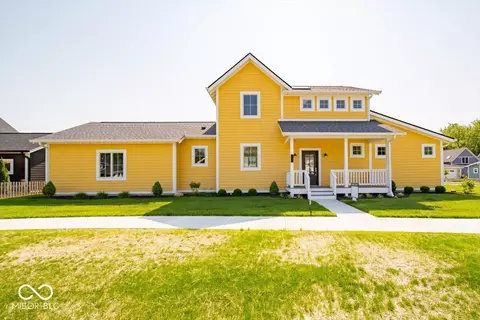 10483 St Anne Dr, Zionsville, IN 46077
