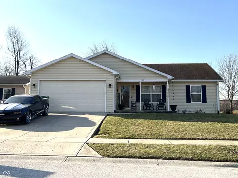 1217 Meadowood Dr, Danville, IN 46122