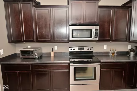 Kitchen - 2336 Boneset Dr, Plainfield, IN 46168 photo 2 of 5