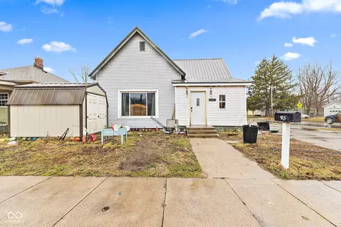 405 S 7th St, Clinton, IN 47842