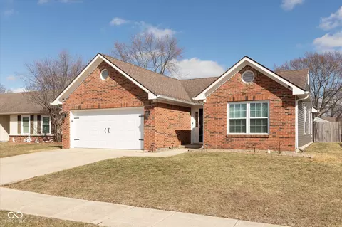 160 Tracy Ridge Blvd, Whiteland, IN 46184