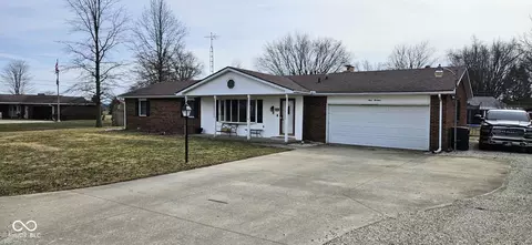 413 E Christine Dr, New Castle, IN 47362 photo 2