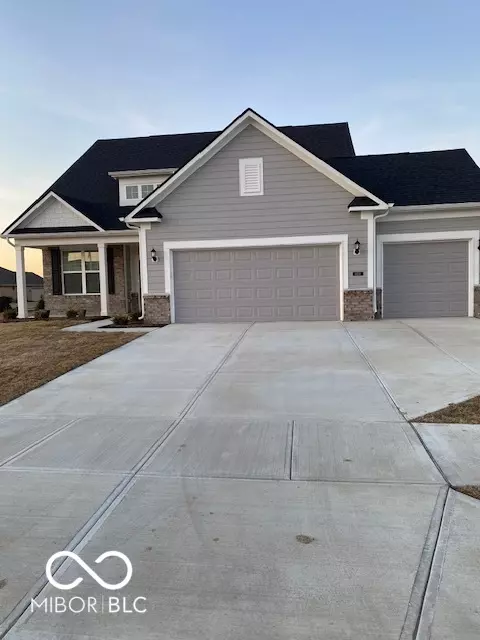 8458 Paxton Dr, Brownsburg, IN 46112