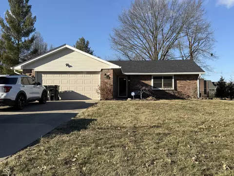 70 Joseph Ln, Whiteland, IN 46184