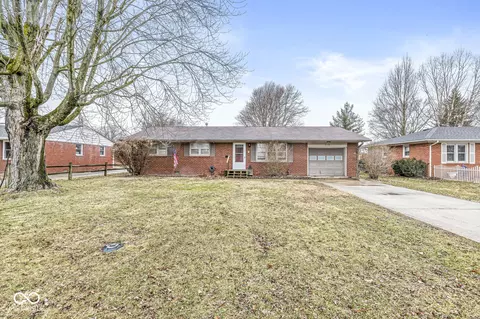 714 School St, Greenfield, IN 46140