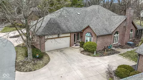 2042 Oldfields Cir N Dr, Indianapolis, IN 46228