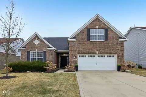 8708 N Deer Crossing Blvd, Mccordsville, IN 46055
