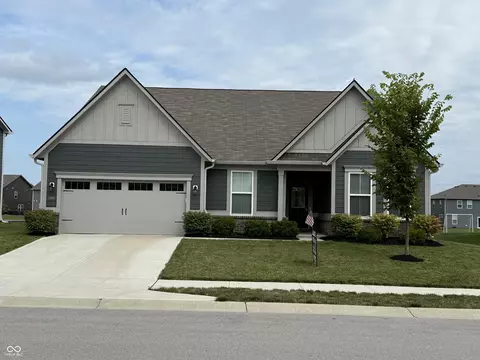 2349 S Copperstone Dr, New Palestine, IN 46163