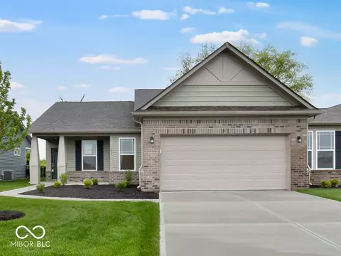 275 Hunters Ridge Dr, Danville, IN 46122