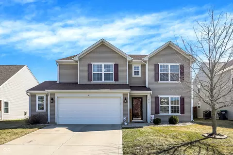 3079 Limber Pine Dr, Whiteland, IN 46184