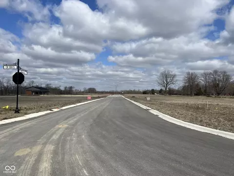 2786 S Kings Way, New Palestine, IN 46163
