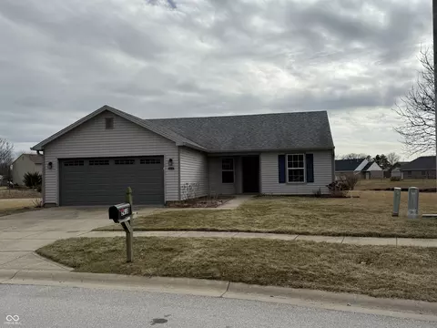 2418 Shorewood Dr, Lebanon, IN 46052