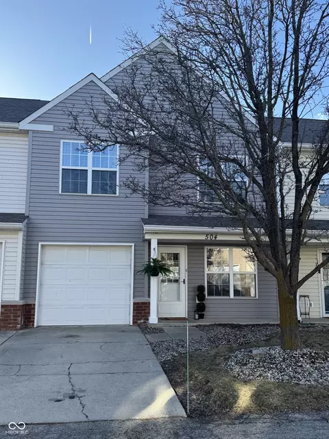 504 Elkhart Dr, Westfield, IN 46074
