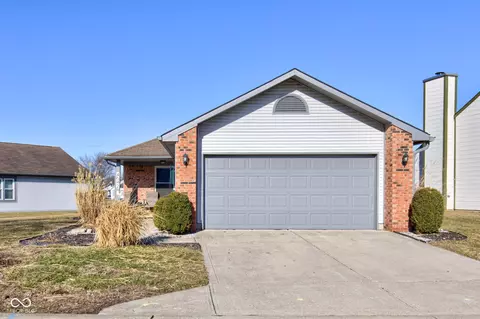 4042 Eagle Cove East Dr, Indianapolis, IN 46254