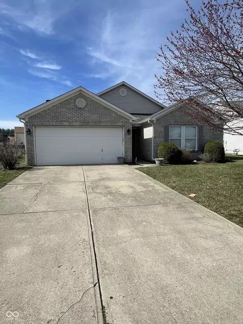 6886 W Raleigh Dr, Mccordsville, IN 46055