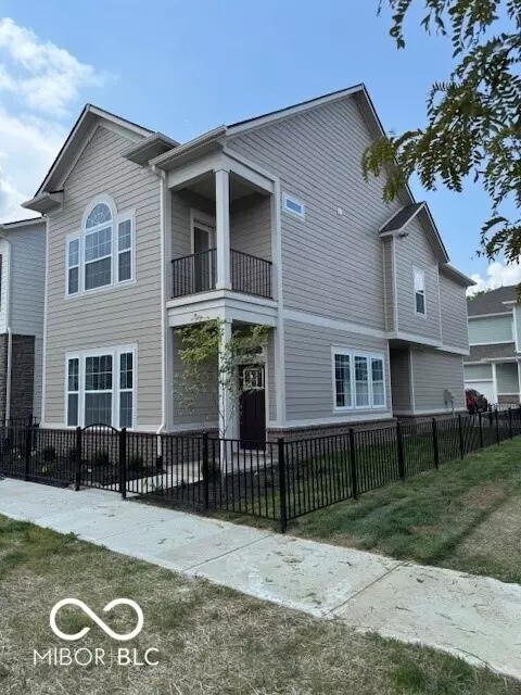 737 Madelyn Dr, Carmel, IN 46032