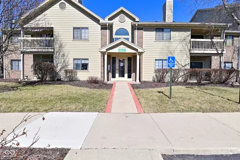 8830 Yardley Ct #103, Indianapolis, IN 46268