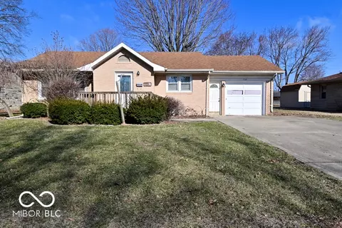1040 E Buchanan St, Plainfield, IN 46168 photo 1