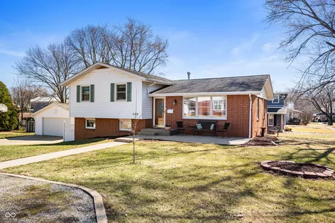 229 W Taylor St, Pendleton, IN 46064 photo 2
