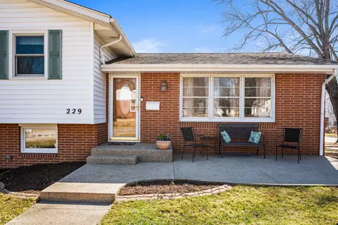 229 W Taylor St, Pendleton, IN 46064 photo 3