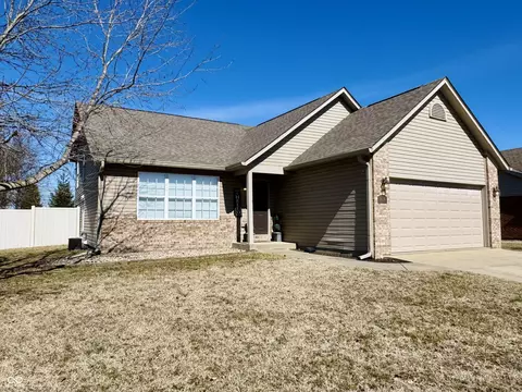 1934 St James Pl, Columbus, IN 47201
