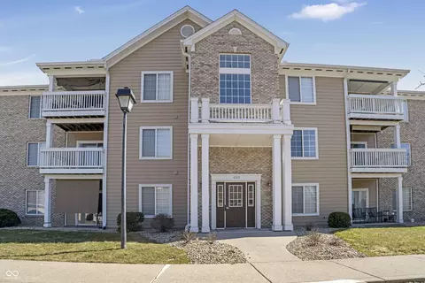6525 Emerald Hill Ct #207, Indianapolis, IN 46237