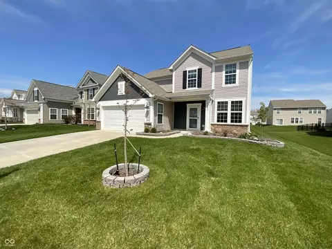 6830 Shooting Star Dr, Whitestown, IN 46075